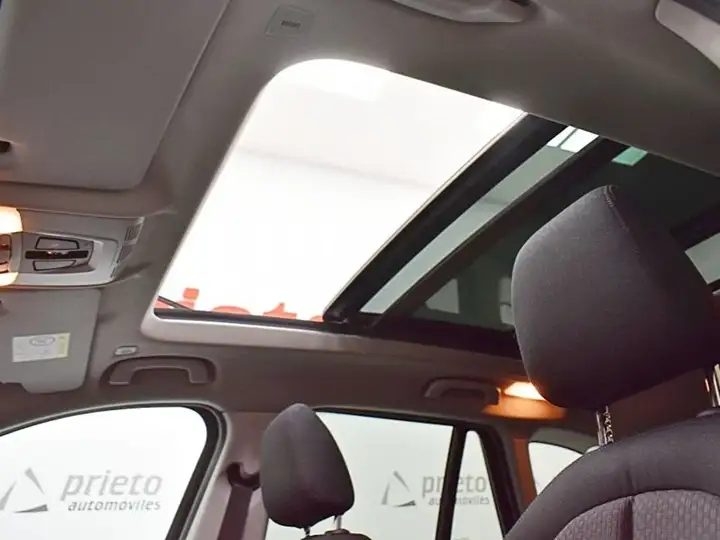 BMW X1 sDrive18dA Corporate 2021, foto 31