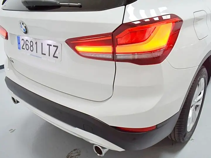 BMW X1 sDrive18dA Corporate 2021, foto 41