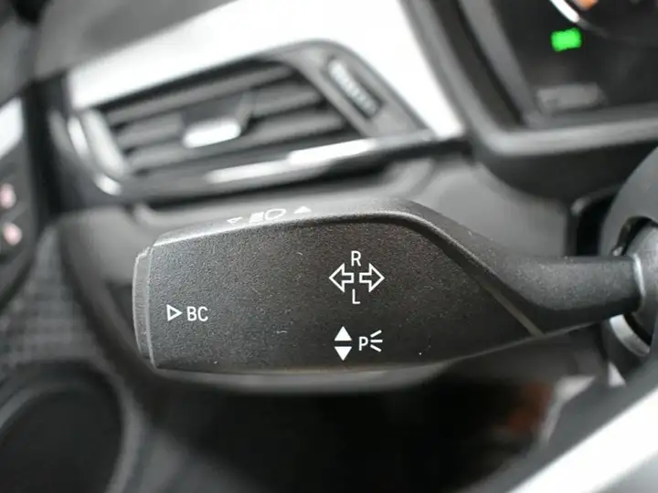 BMW X1 sDrive18dA Corporate 2021, foto 12