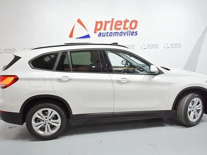 BMW X1 sDrive18dA Corporate 2021, foto 39