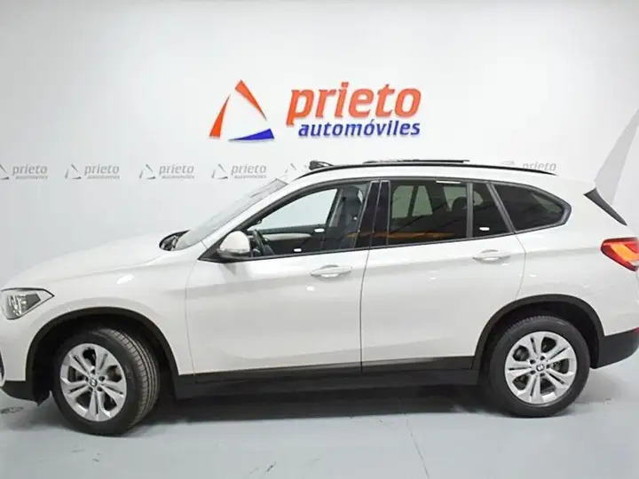 BMW X1 sDrive18dA Corporate 2021, foto 2