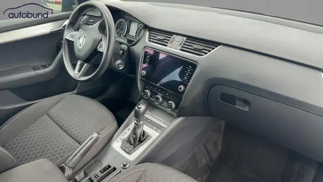 Skoda Octavia view 5