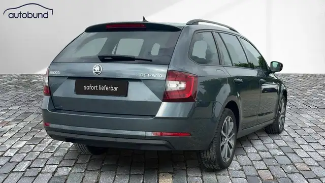 Skoda Octavia view 3