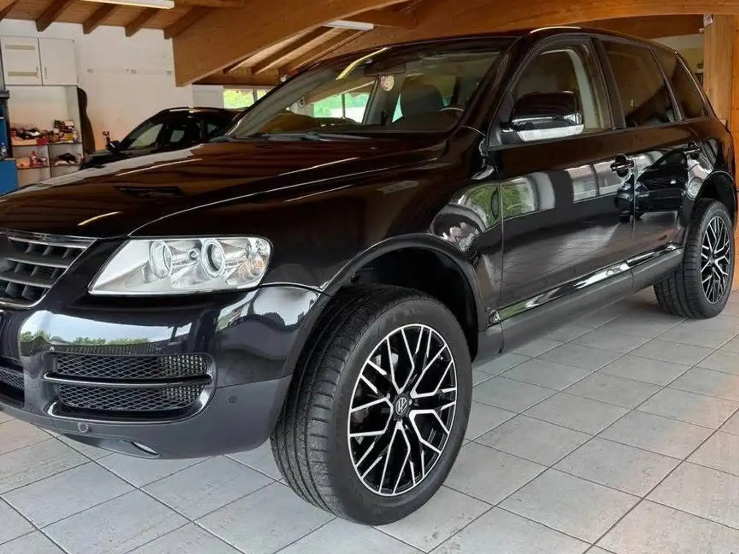 Volkswagen Touareg Touareg 2,5 R5 TDI Schwarz - 2
