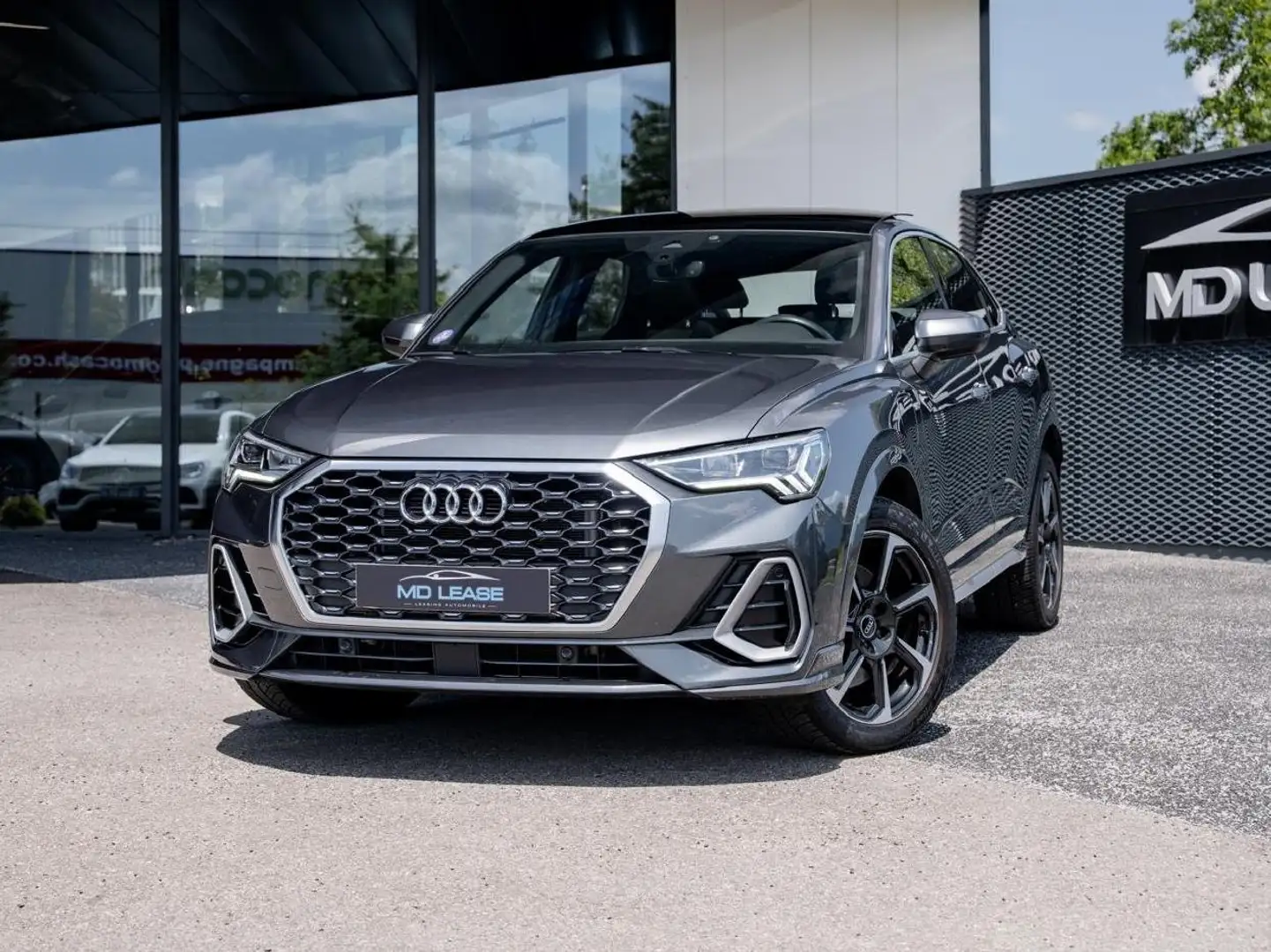 Audi Q3 SPORTBACK 45 TFSIE 245 S LINE S TRONIC Gris - 1