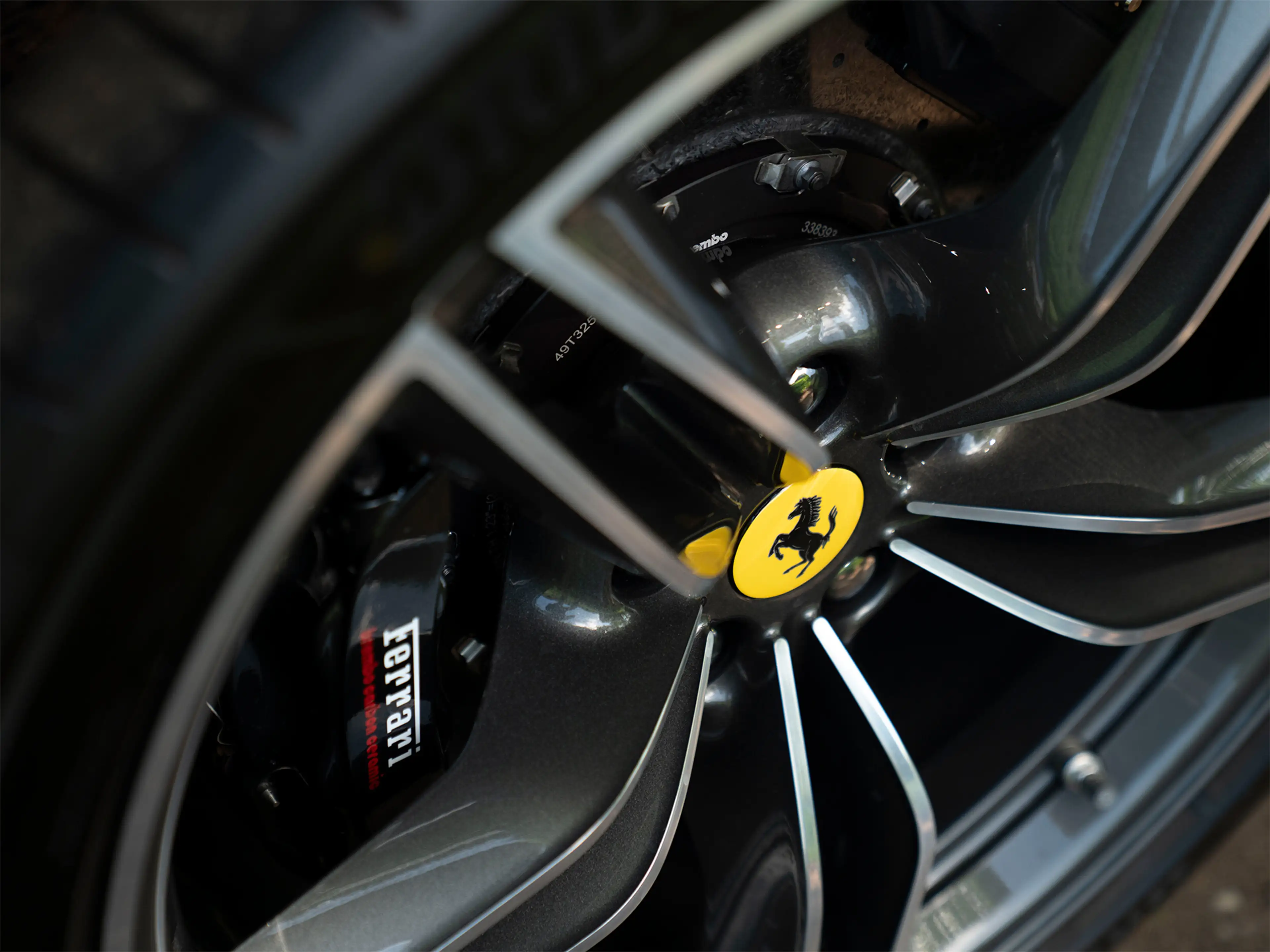 Ferrari Roma 3.9 V8 HELE | Blu Scozia | Carbon exterieur | JBL — photo 45