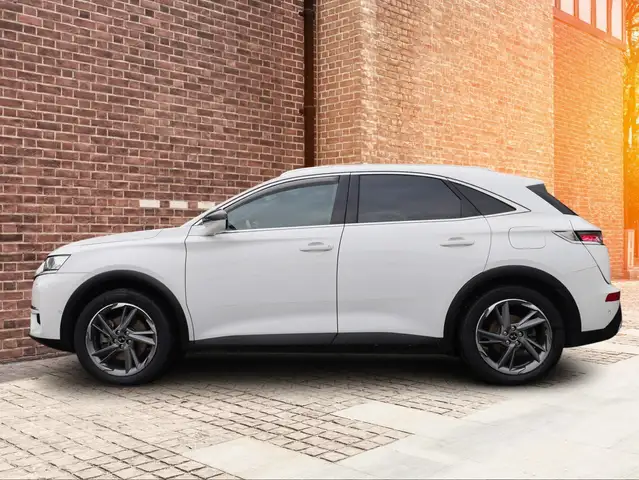 DS Automobiles DS 7 Crossback view 3