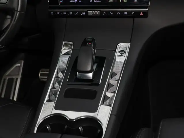 DS Automobiles DS 7 Crossback view 13