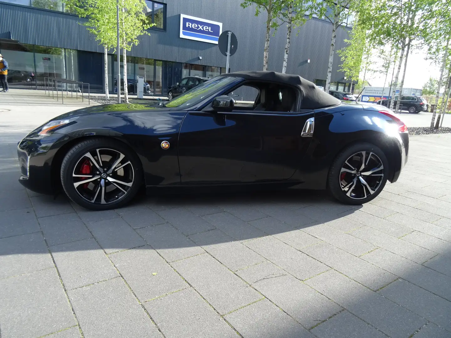 Nissan 370Z Roadster Pack - 1.Hand crna - 2