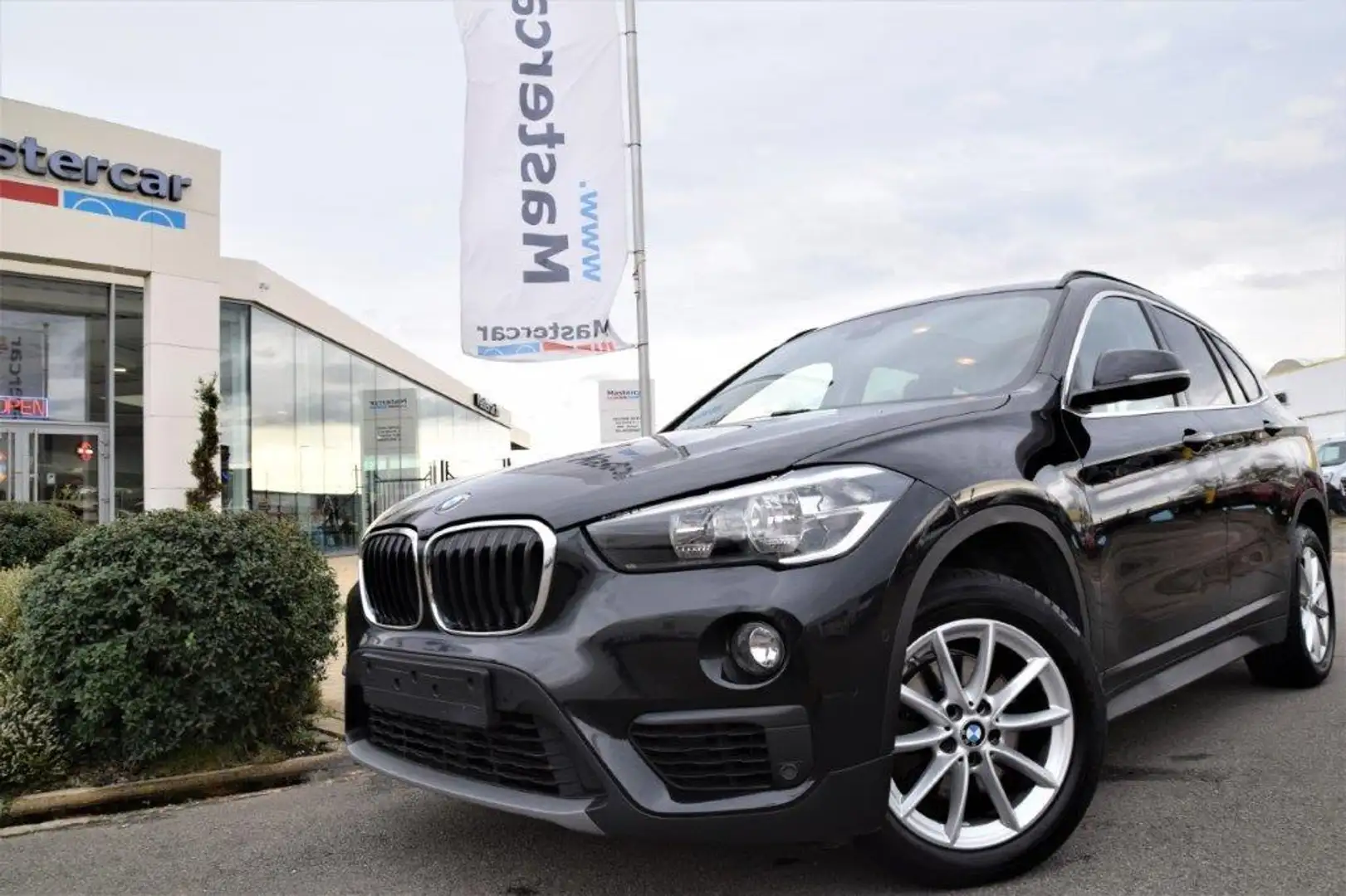 BMW X1 s-DRIVE 18iA 136PK PACK BUSINESS PANO-ROOF Noir - 1