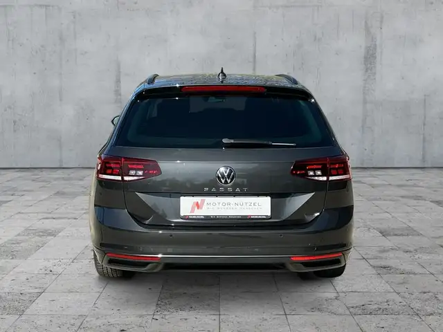 Volkswagen Passat view 5