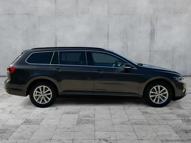 Volkswagen Passat view 7