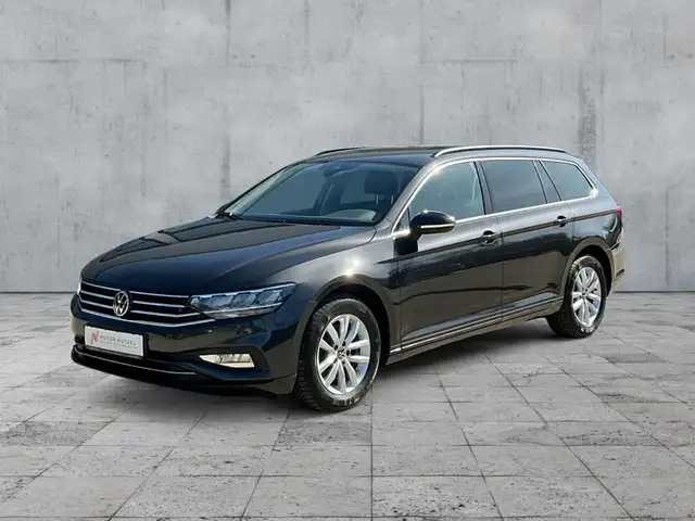 Volkswagen Passat view 2