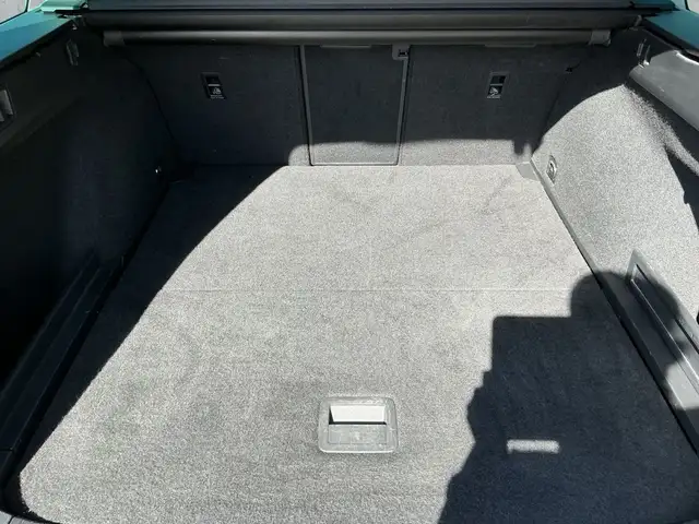 Volkswagen Passat view 14
