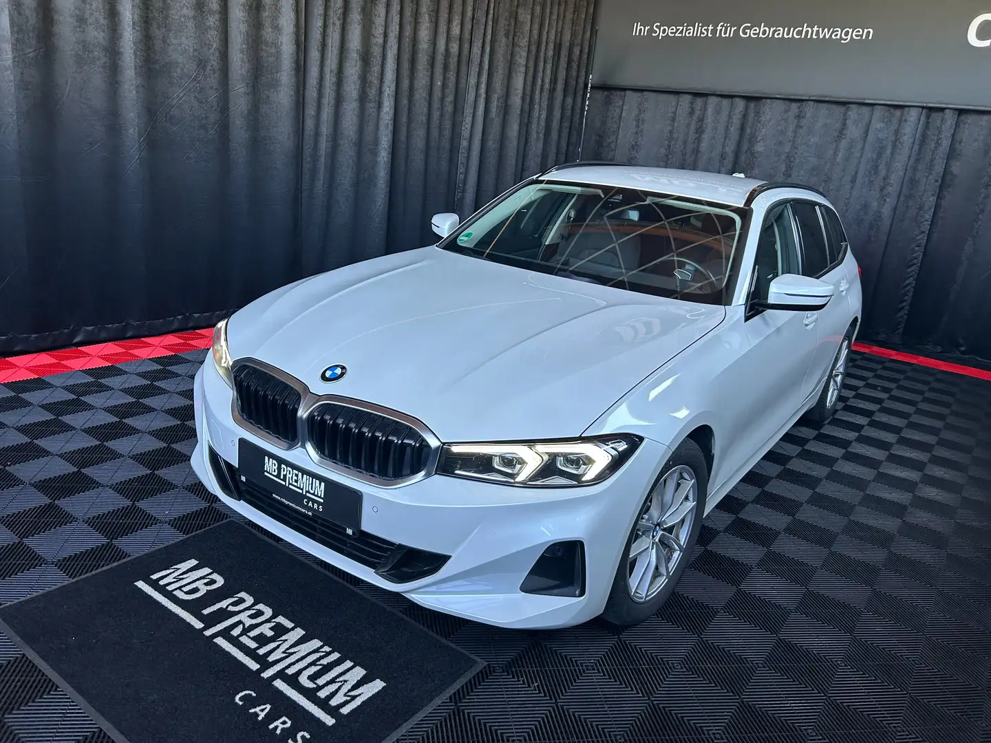 BMW 318 *LED*GROSSE-NAVI*150-PS* Wit - 2
