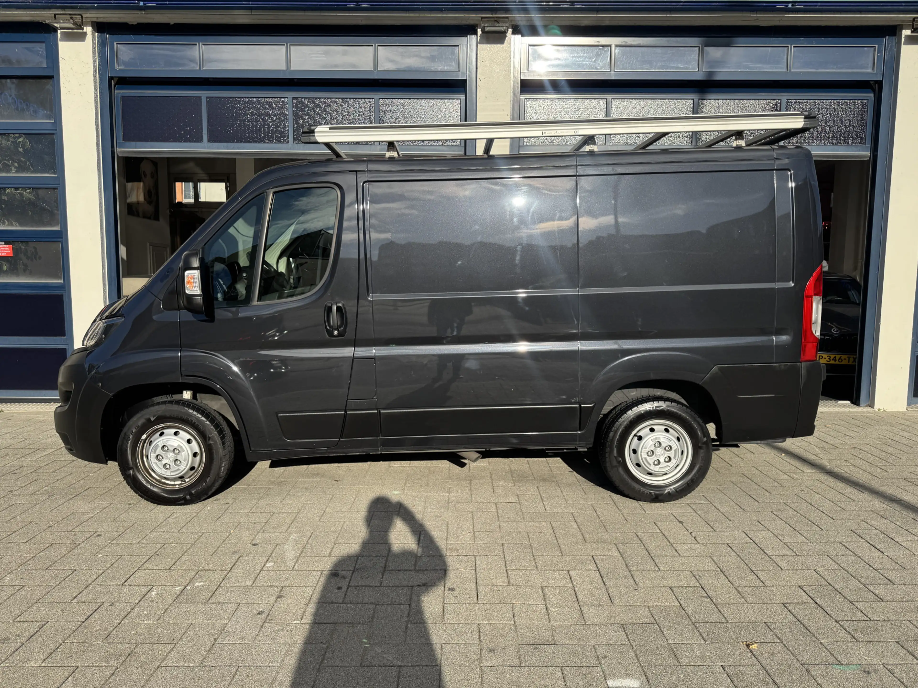 Peugeot Boxer 330 2.2 BlueHDi 120 L1H1 Premium 1 EIGENAAR/CAMERA — photo 3