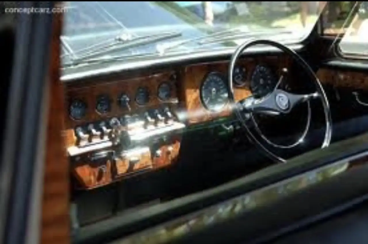 Jaguar Daimler DS420, foto 8