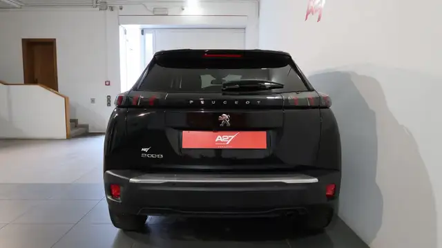 Peugeot 2008 view 9