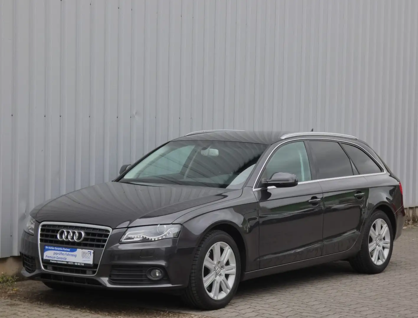 Audi A4 Avant Ambiente-Klima-Navi-Xenon-AHK-PDC-Alu Grau - 2