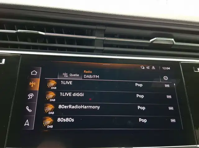 Audi Q8 view 14