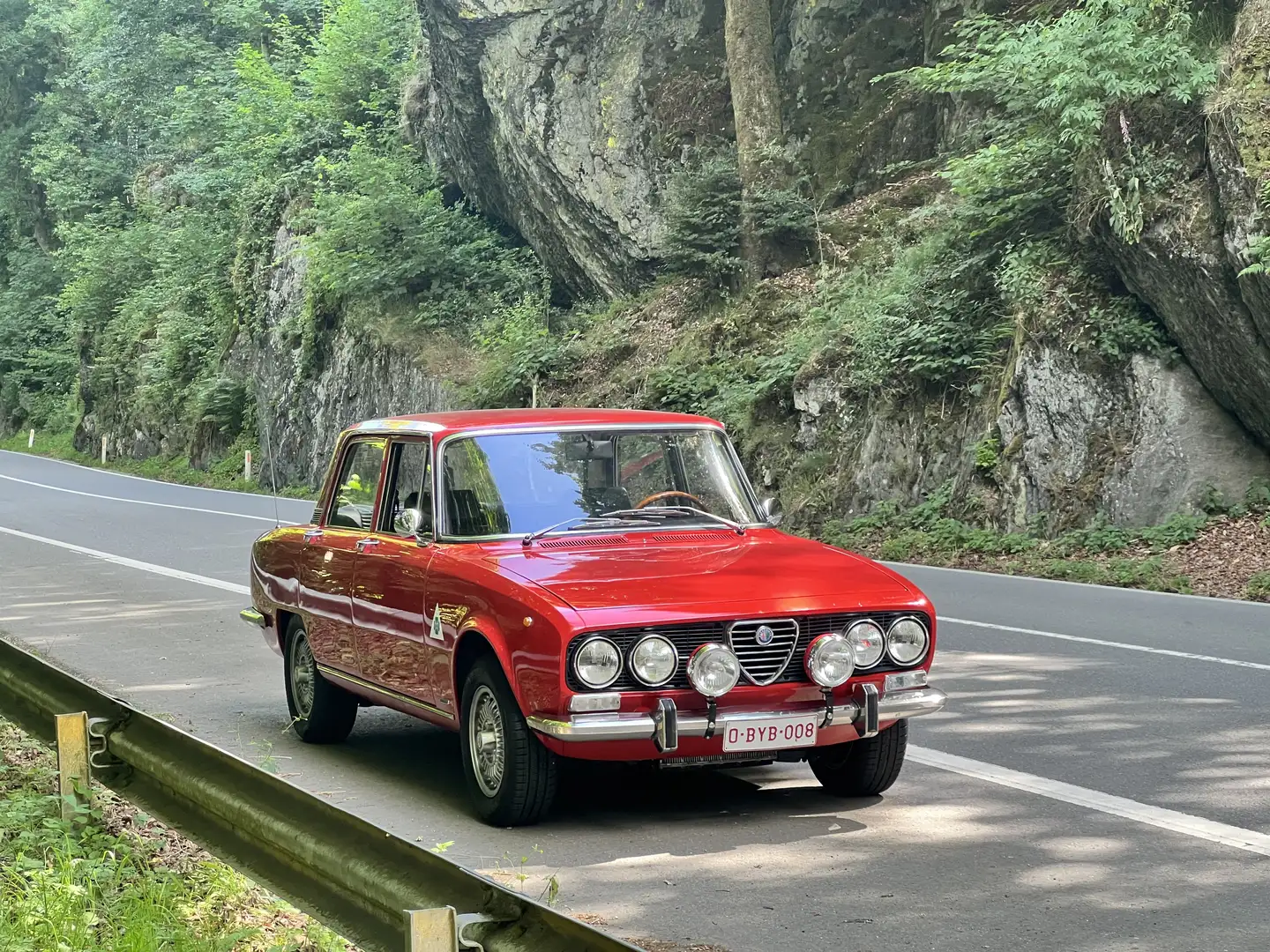Alfa Romeo 2000 Berlina Rouge - 1