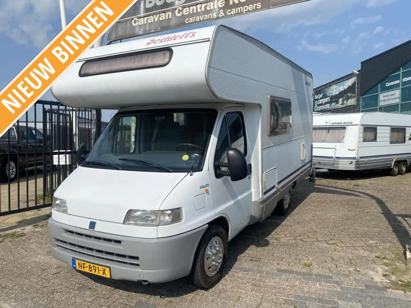 Dethleffs Globetrotter 6 PERS Met stapelbed &amp;XXL ga - 1