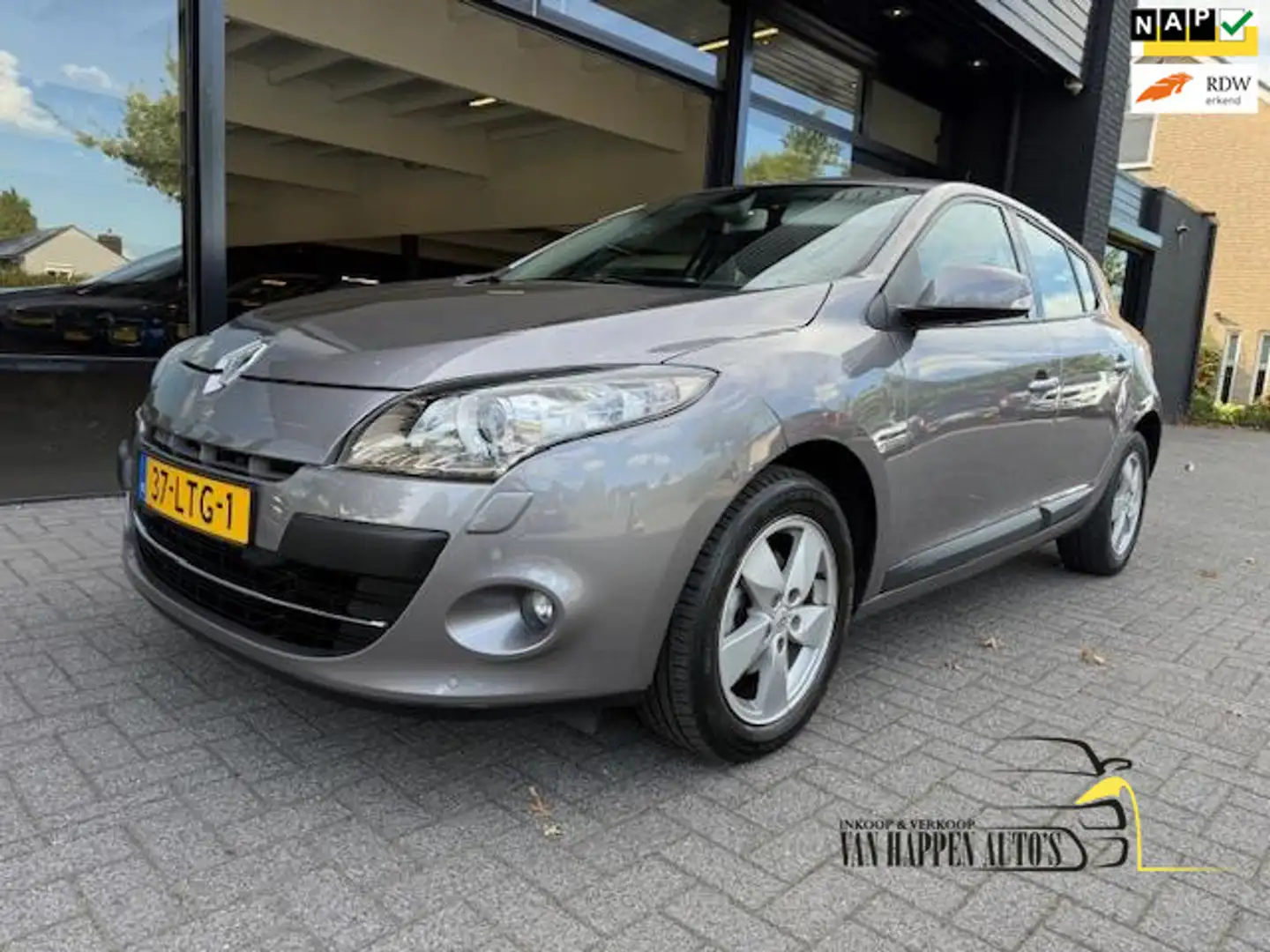 Renault Megane Renault Mégane 1.6 Dynamique AIRCO/nieuwe APK/ NAP Grijs - 1