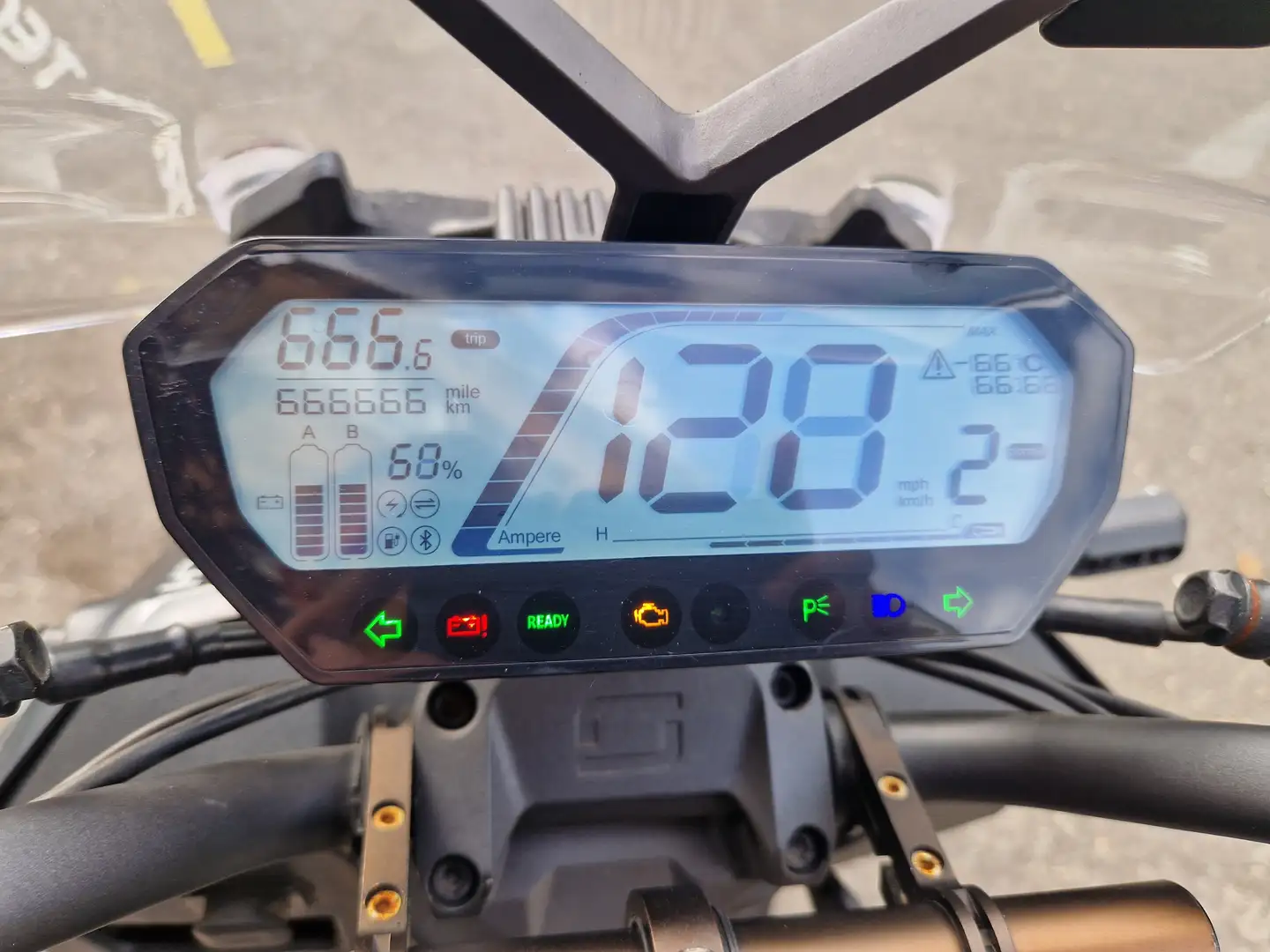 Super Soco CPX 125 cc  + 2 Batteries power 320km ! Gris - 2