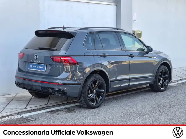 Volkswagen Tiguan view 5