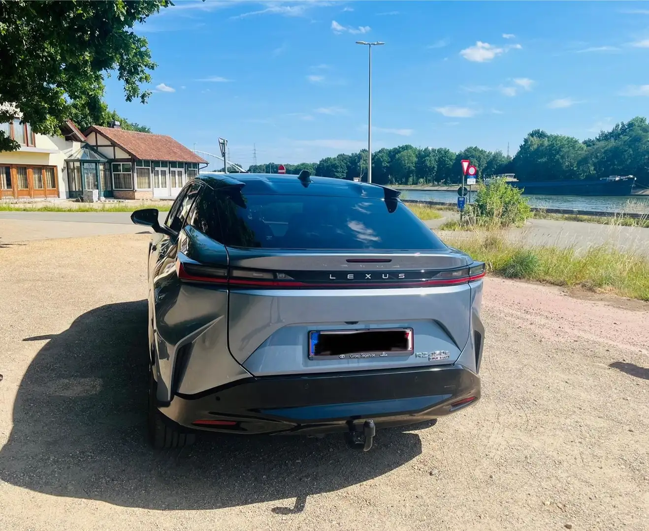 Lexus RZ RZ SUV 450e AT AWD Privilege Line Blauw - 2