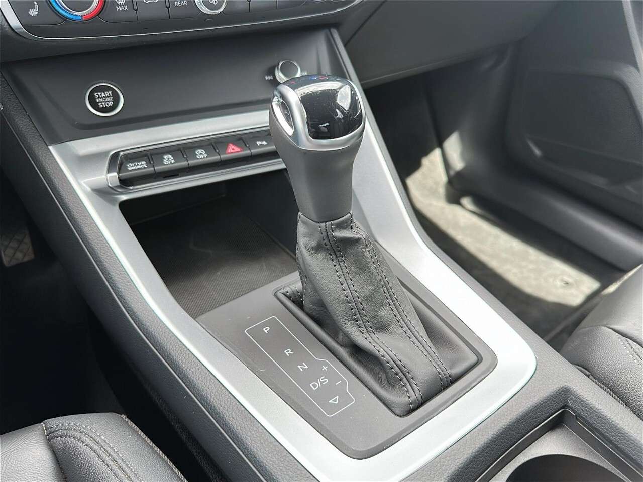 2023 Audi Q3 Komfort 45 TFSI quattro thumb 12