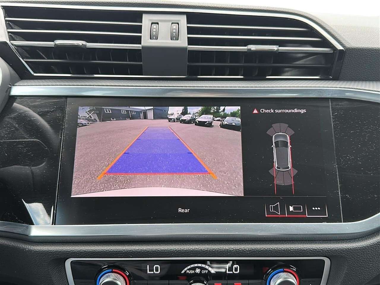 2023 Audi Q3 Komfort 45 TFSI quattro thumb 16