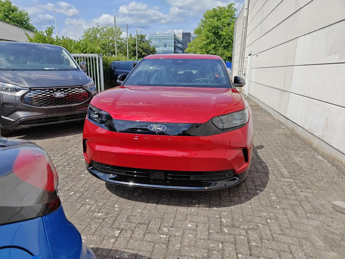Ford Capri 79 kWh Extended Range AWD Premium Roşu - 2