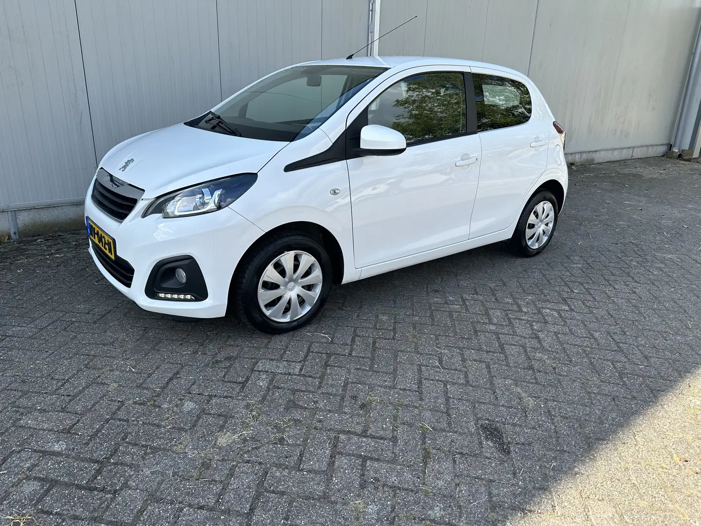 Peugeot 108 1.0 e-VTi Blue Lion Bílá - 1