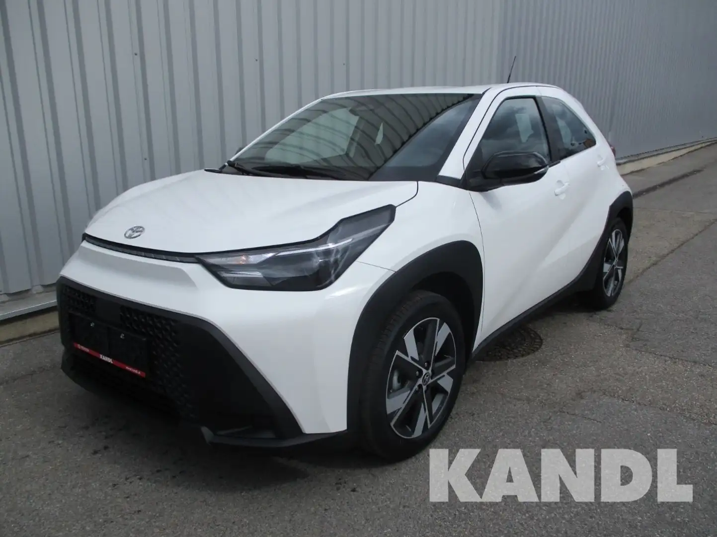 Toyota Aygo X 1.5 Hybrid Weiß - 1
