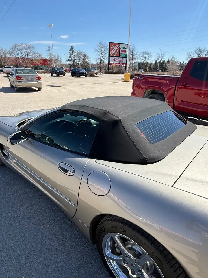 Chevrolet Corvette снимка Chevrolet Corvette