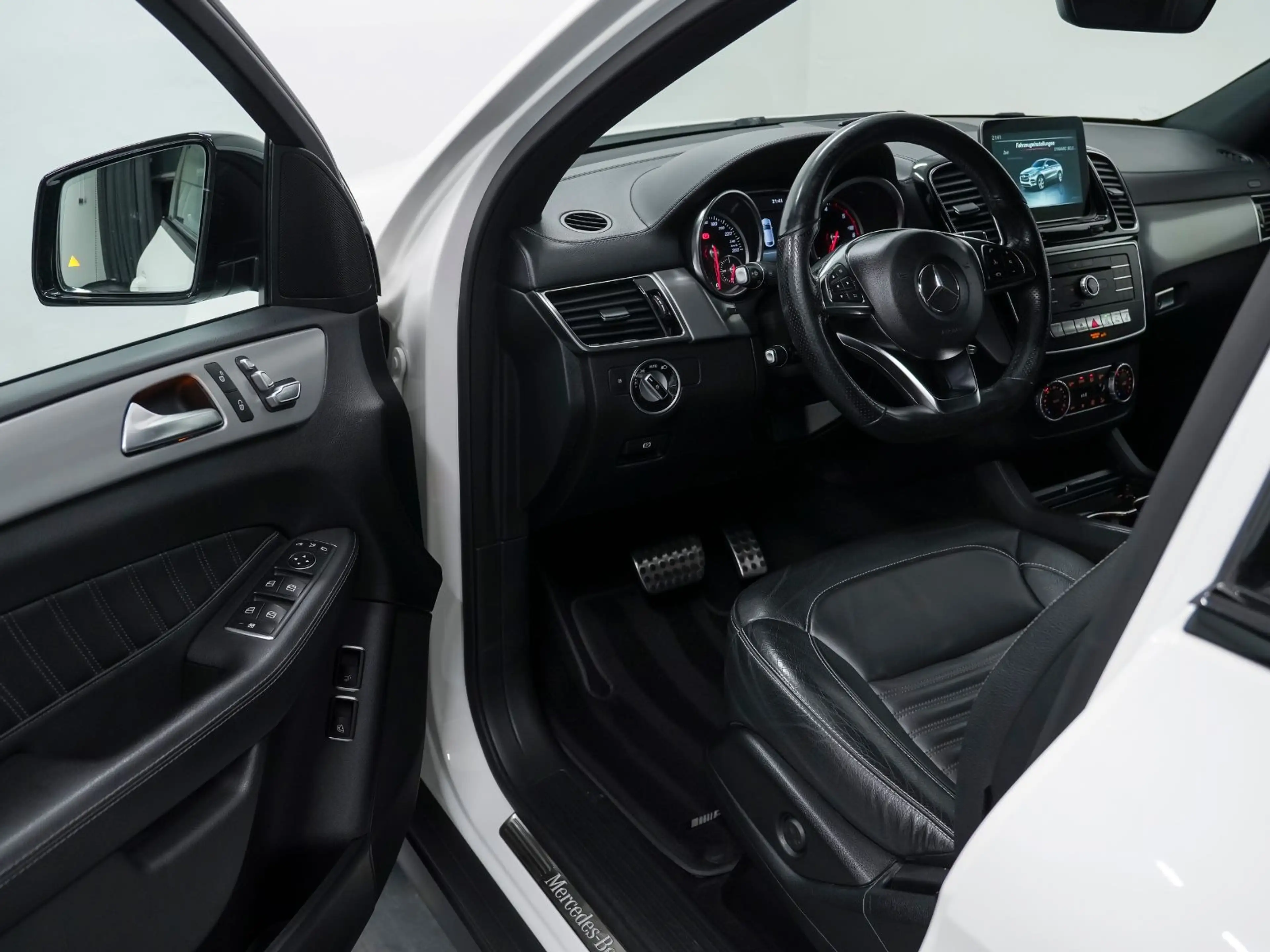 Mercedes-Benz GLE 350 d Coupe 4Matic AMG-LINE NIGHT/AHK/LED — photo 13