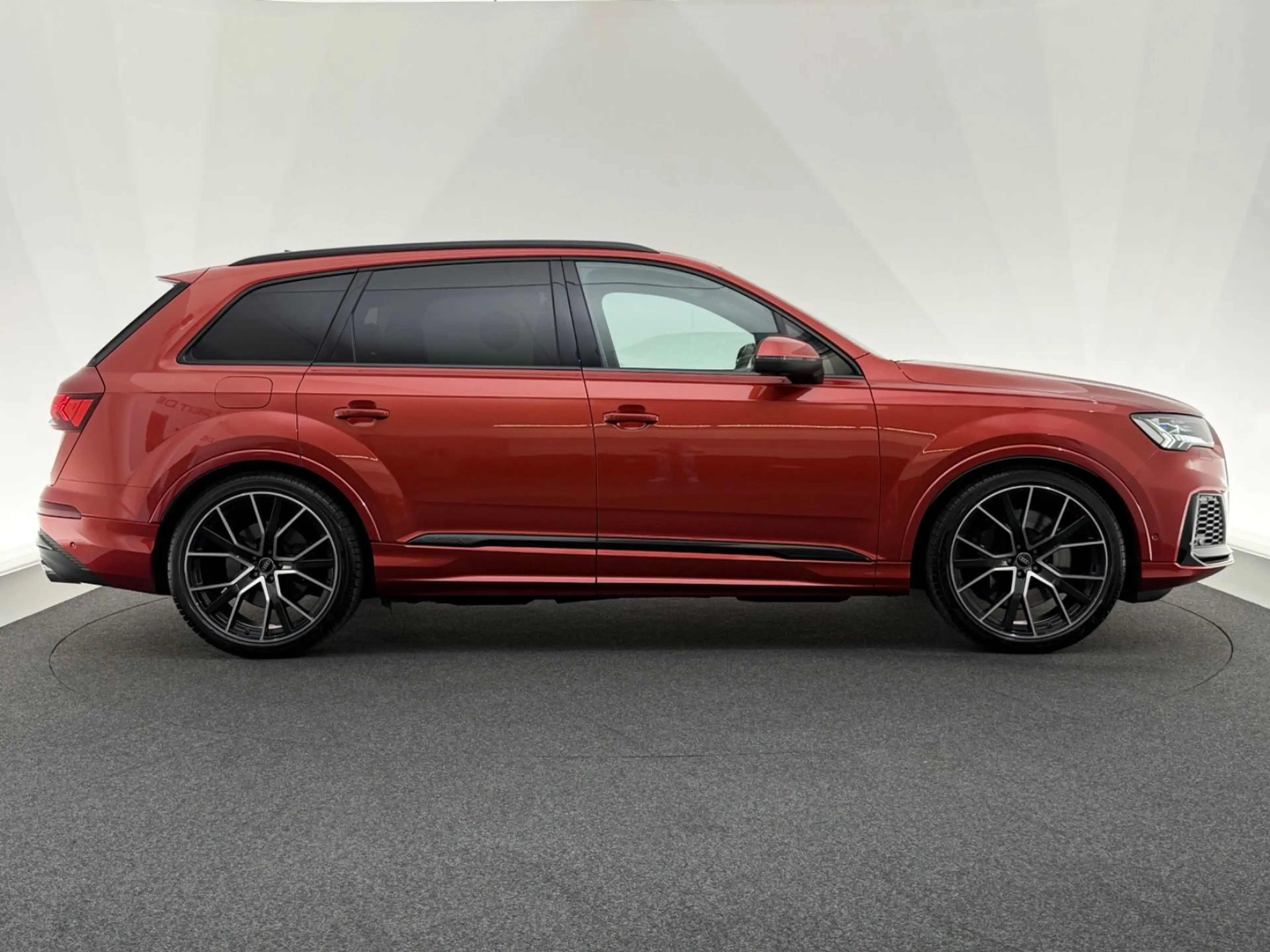 Audi SQ7 4.0 TDI qu.*MATRIX*360-HUD-PANO-STHZ-ACC-22" — photo 8