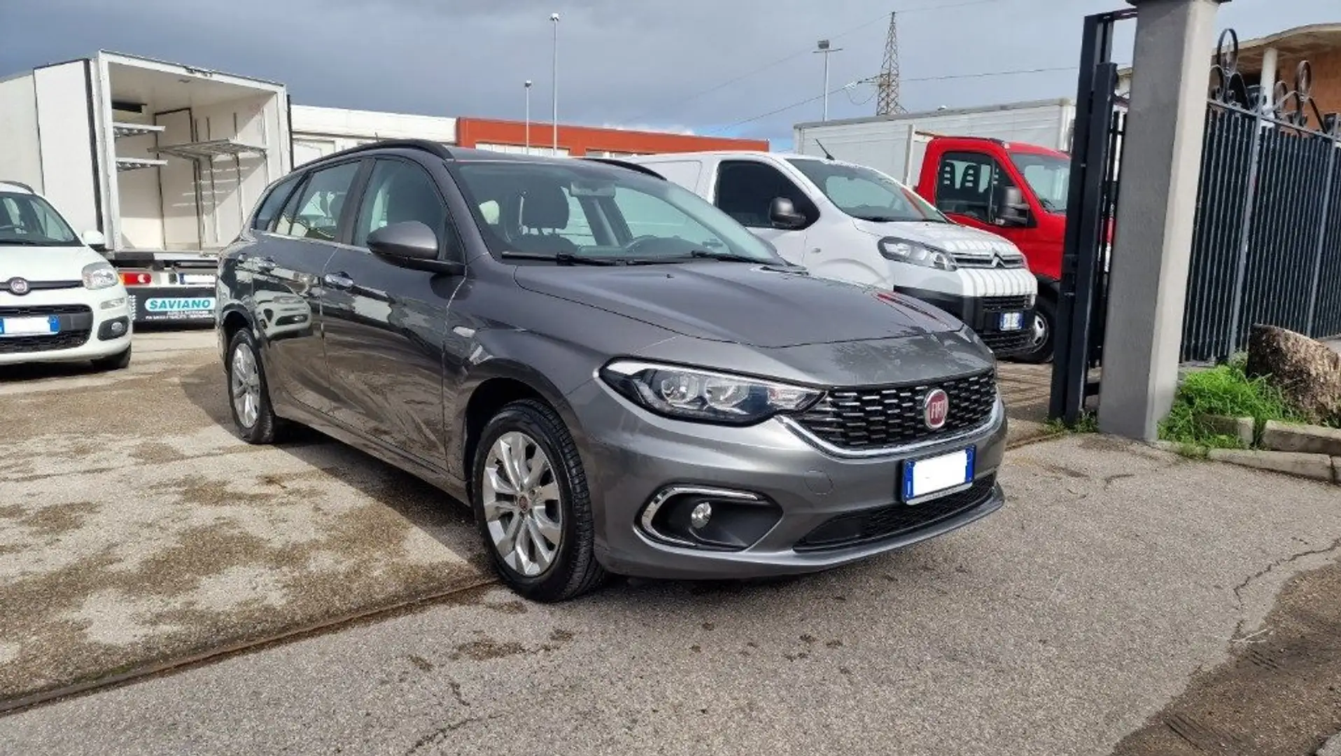 Fiat Tipo 1.6 Mjt S&S DCT SW Lounge Gris - 2