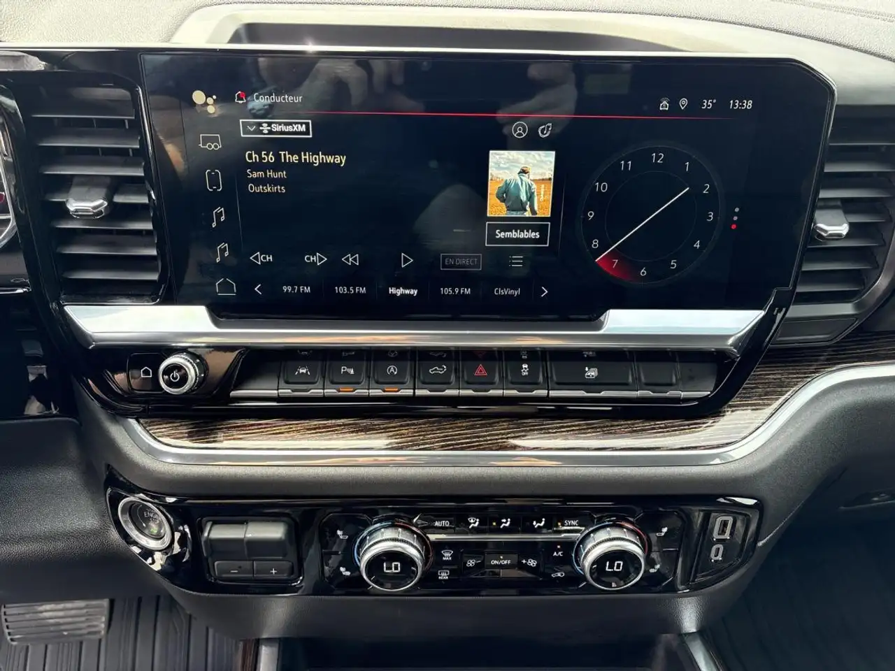 GMC Sierra 1500 снимка GMC Sierra 1500
