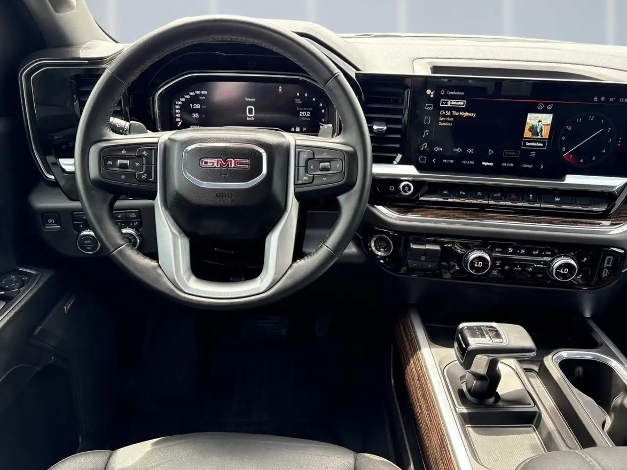 GMC Sierra 1500 снимка GMC Sierra 1500