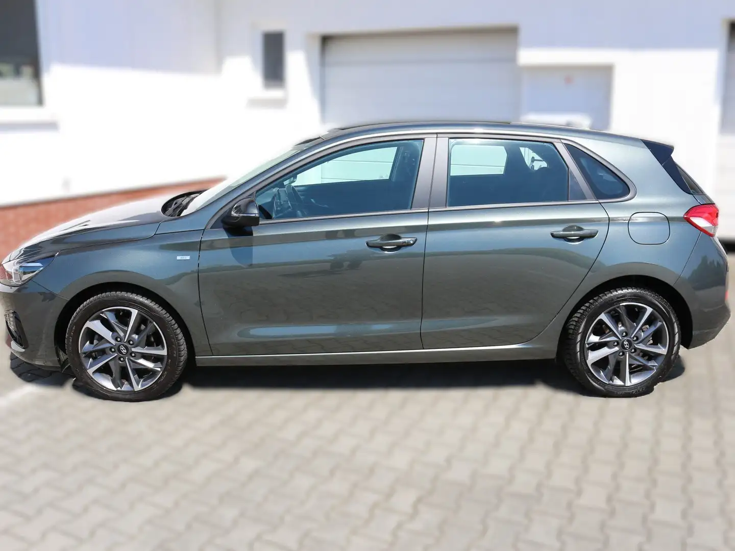 Hyundai i30 Mild-Hybrid PDC vorn und hinten Grijs - 2