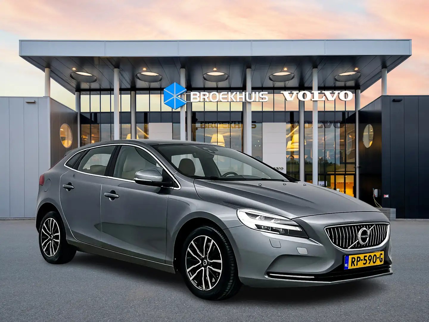 Volvo V40 T2 Automaat Nordic+ Luxury | 16'' | Panoramadak | Gris - 2