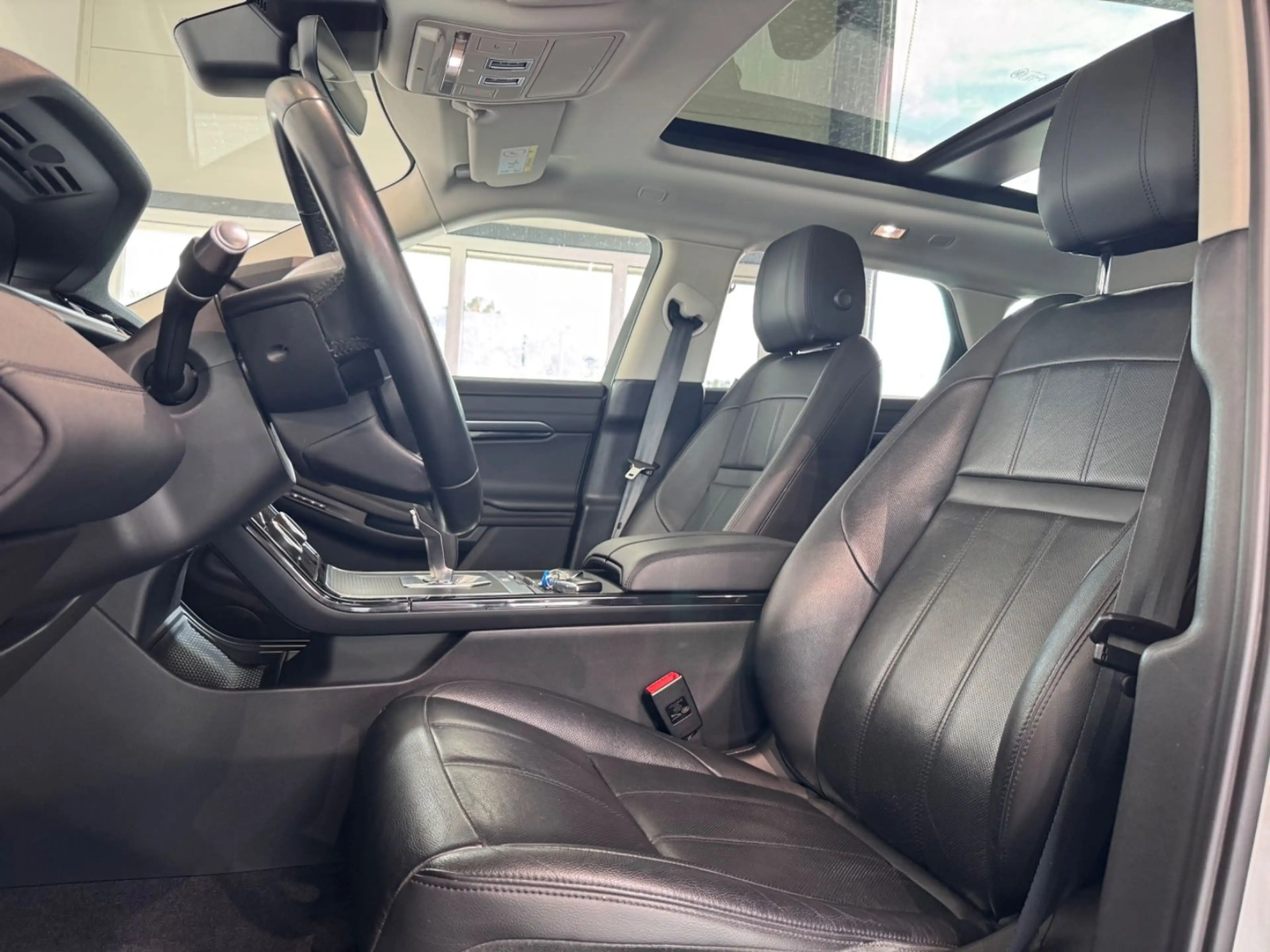Land Rover Range Rover Evoque D240 SE AWD*LED*PANO*KEYLESS* — photo 14