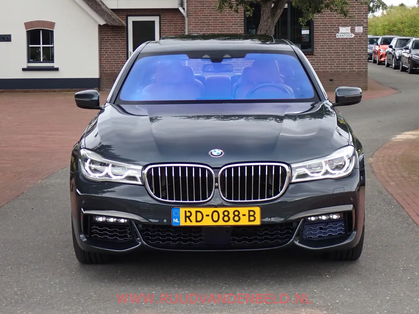BMW 750 7-serie 750i xDrive M-PAKKET SCHUIFDAK/MASSAGE/20' Grijs - 2