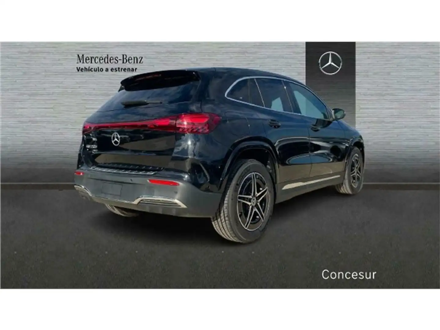 Mercedes-Benz EQA 250 + crna - 2