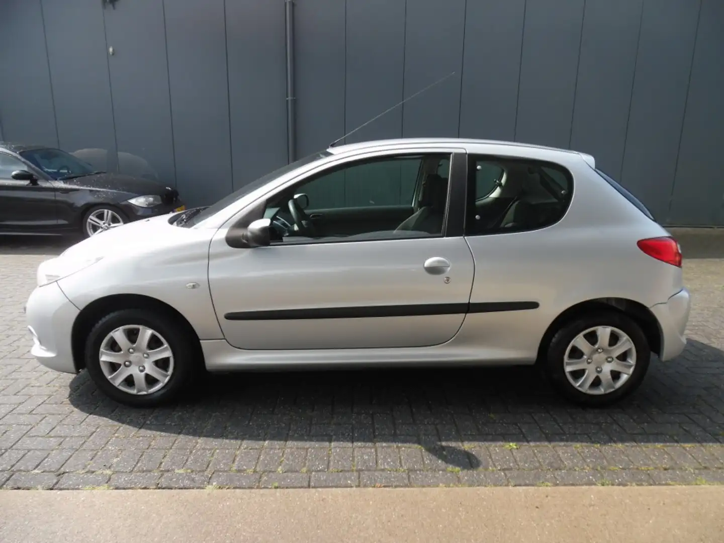 Peugeot 206 1.4 FOREVER Grau - 2