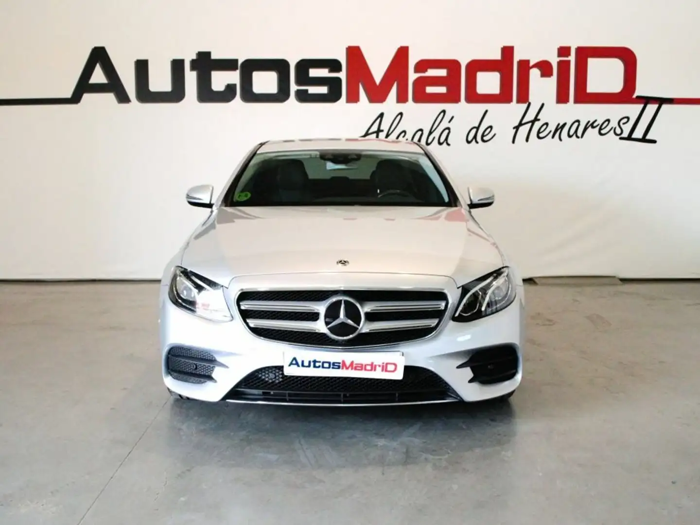 Mercedes-Benz E 220 d 4MATIC Gris - 2