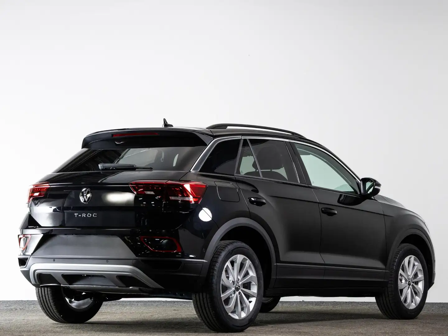 Volkswagen T-Roc Life Edition 1.0 116 pk TSI | Trekhaak | Achteruit Zwart - 2