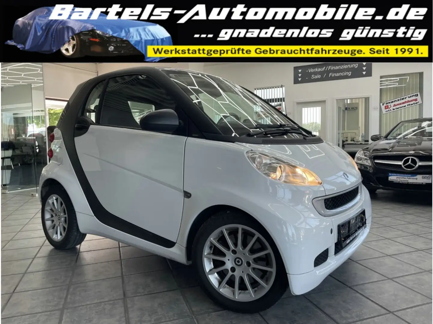 smart forTwo 1.0 MHD passion, Klima, Navi, Kamera Weiß - 1